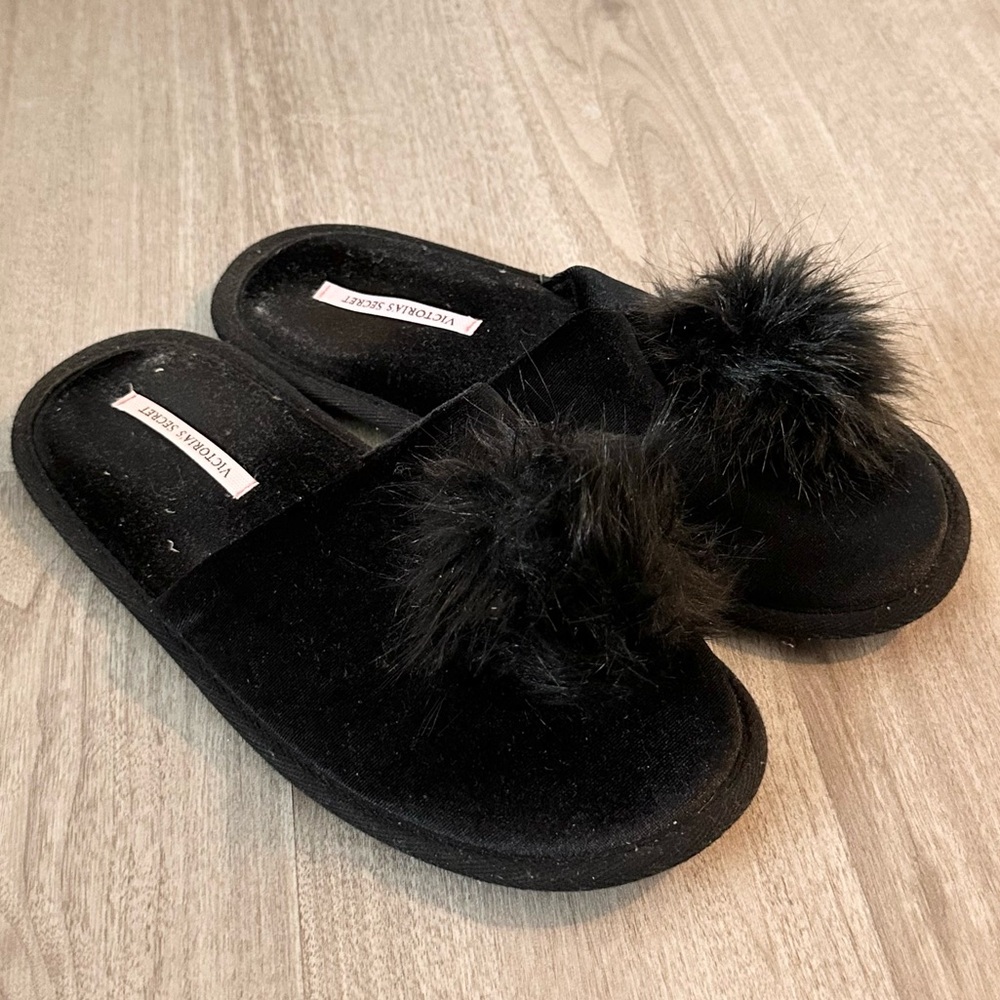 Victoria’s Secret Pom Pom Slippers